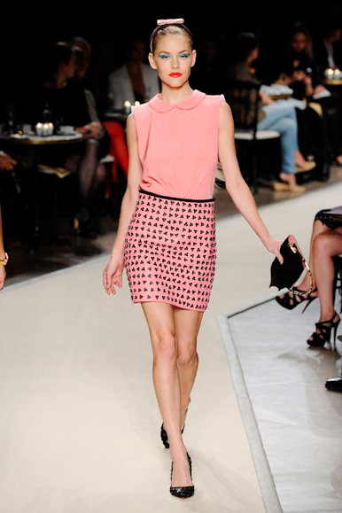 desfile-loewe-parisverao2011rtw-124