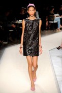 desfile-loewe-parisverao2011rtw-127