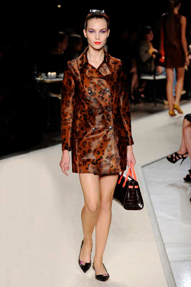desfile-loewe-parisverao2011rtw-130