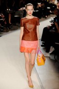 desfile-loewe-parisverao2011rtw-131