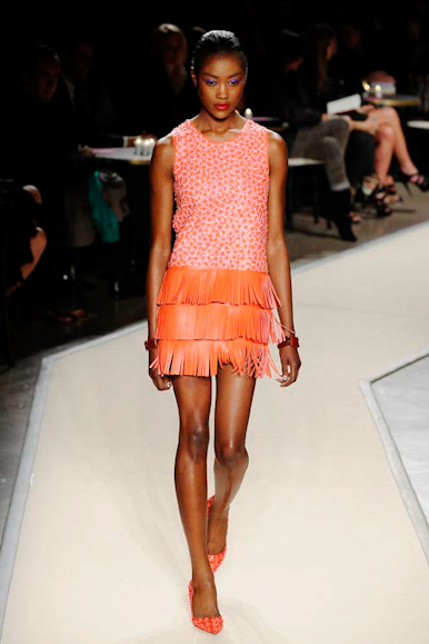 desfile-loewe-parisverao2011rtw-133