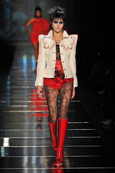 desfile-jpgaultier-parisverao2011rtw-105