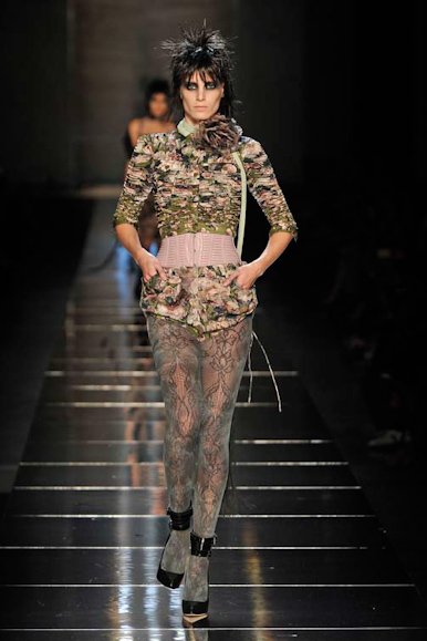 desfile-jpgaultier-parisverao2011rtw-138
