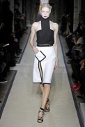 desfile-ysl-parisverao2011rtw-108
