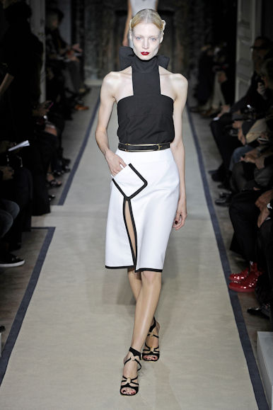 desfile-ysl-parisverao2011rtw-108