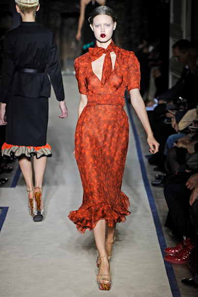 desfile-ysl-parisverao2011rtw-111