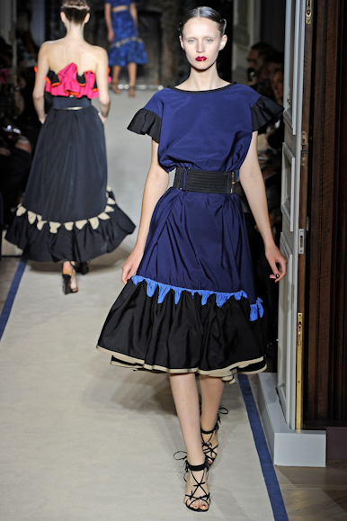 desfile-ysl-parisverao2011rtw-116