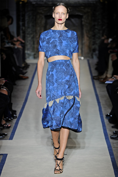 desfile-ysl-parisverao2011rtw-117