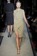 desfile-ysl-parisverao2011rtw-119