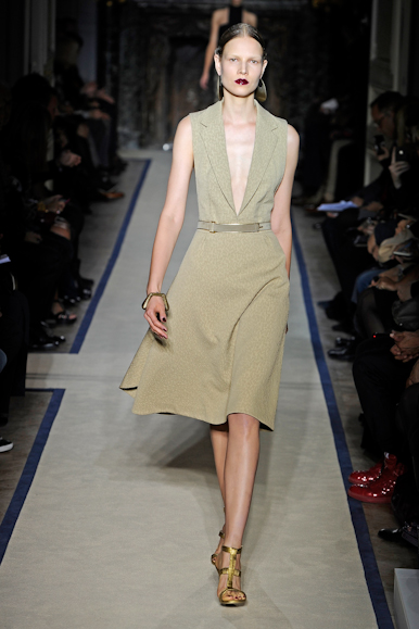desfile-ysl-parisverao2011rtw-121
