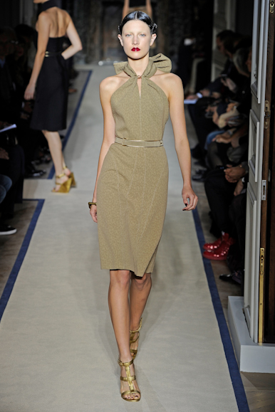 desfile-ysl-parisverao2011rtw-126