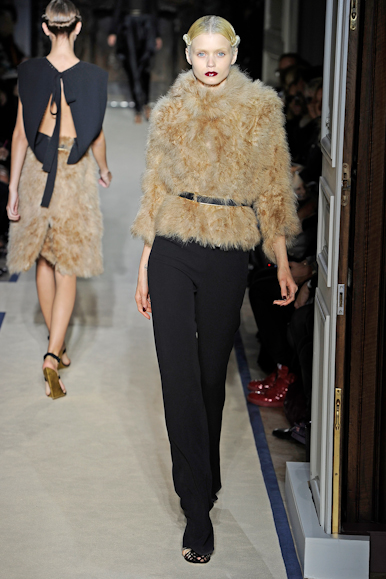 desfile-ysl-parisverao2011rtw-128