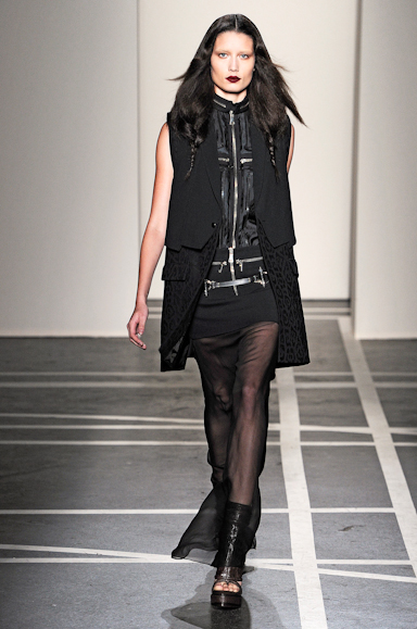 desfile-givenchy-parisverao2011rtw-101