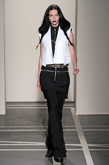 desfile-givenchy-parisverao2011rtw-102