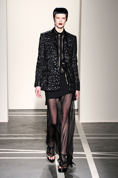 desfile-givenchy-parisverao2011rtw-104