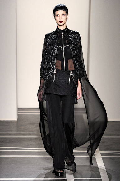 desfile-givenchy-parisverao2011rtw-106