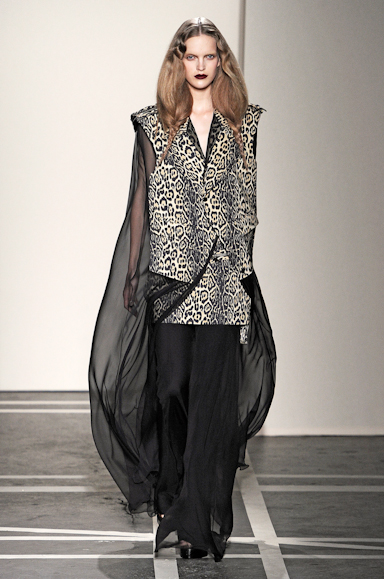 desfile-givenchy-parisverao2011rtw-108