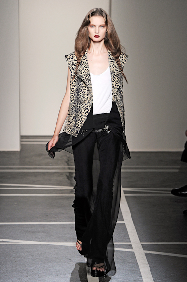 desfile-givenchy-parisverao2011rtw-109