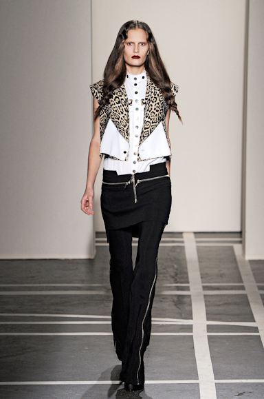desfile-givenchy-parisverao2011rtw-110