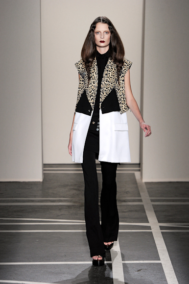 desfile-givenchy-parisverao2011rtw-112