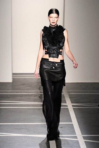 desfile-givenchy-parisverao2011rtw-115