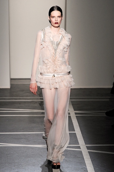 desfile-givenchy-parisverao2011rtw-119