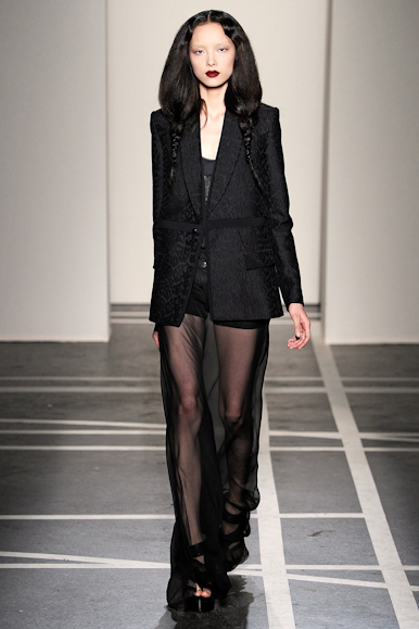 desfile-givenchy-parisverao2011rtw-128
