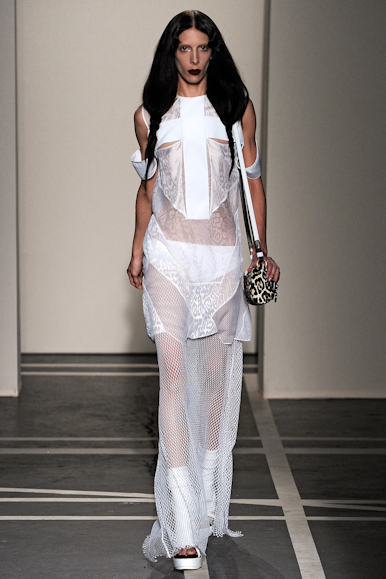 desfile-givenchy-parisverao2011rtw-131