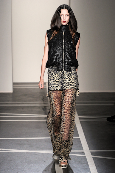 desfile-givenchy-parisverao2011rtw-133