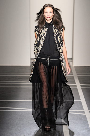 desfile-givenchy-parisverao2011rtw-138