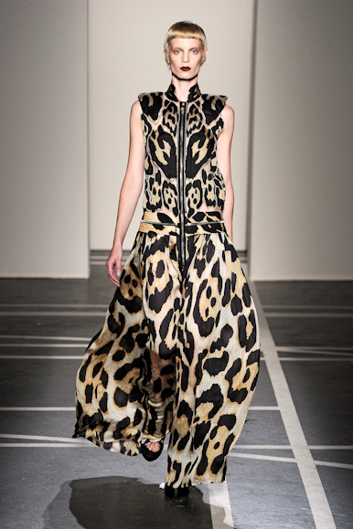 desfile-givenchy-parisverao2011rtw-139