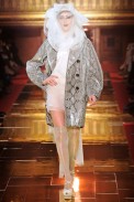 desfile-johngalliano-parisverao2011rtw-103