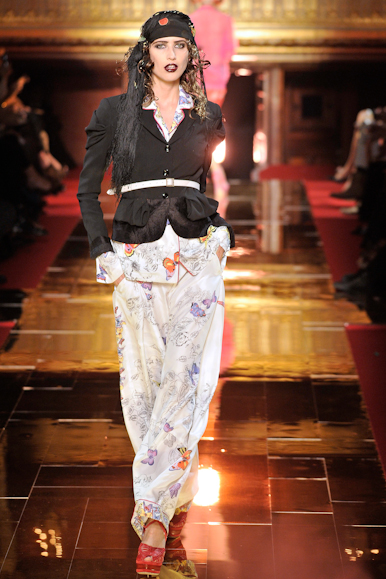 desfile-johngalliano-parisverao2011rtw-111
