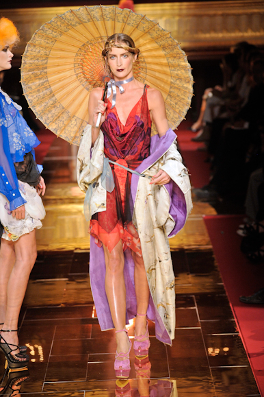 desfile-johngalliano-parisverao2011rtw-114
