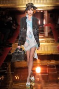 desfile-johngalliano-parisverao2011rtw-116