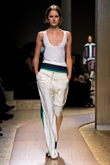 desfile-celine-parisverao2011rtw-121