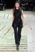desfile-amcqueen-parisverao2011rtw-110