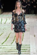 desfile-amcqueen-parisverao2011rtw-113