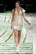 desfile-amcqueen-parisverao2011rtw-116