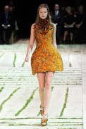 desfile-amcqueen-parisverao2011rtw-127