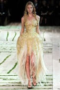 desfile-amcqueen-parisverao2011rtw-128