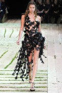 desfile-amcqueen-parisverao2011rtw-129