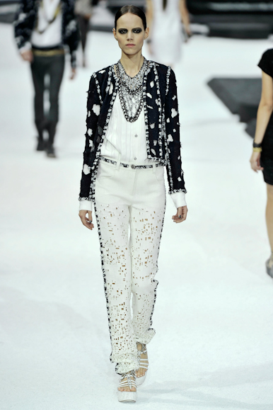 desfile-chanel-parisverao2011rtw-104