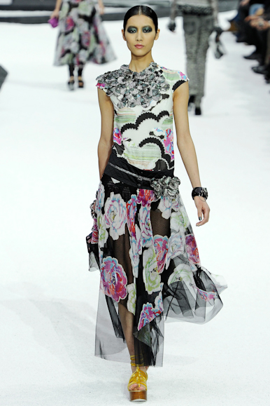 desfile-chanel-parisverao2011rtw-140