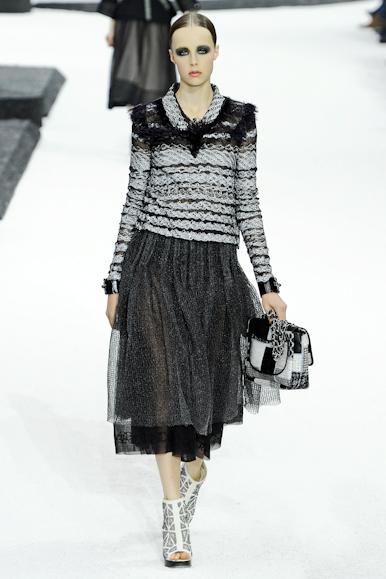 desfile-chanel-parisverao2011rtw-149