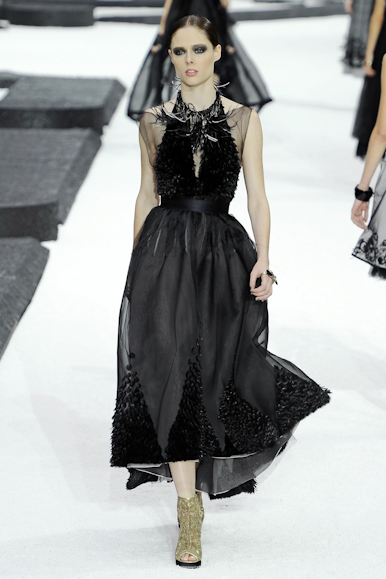 desfile-chanel-parisverao2011rtw-176