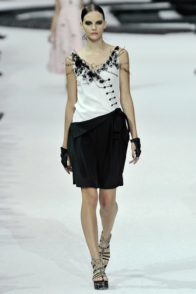 desfile-chanel-parisverao2011rtw-180