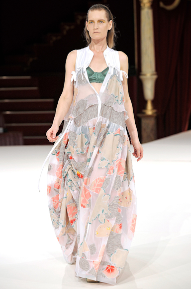 desfile-kenzo-parisverao2011rtw-102