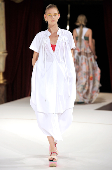 desfile-kenzo-parisverao2011rtw-103