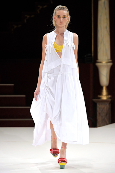 desfile-kenzo-parisverao2011rtw-111
